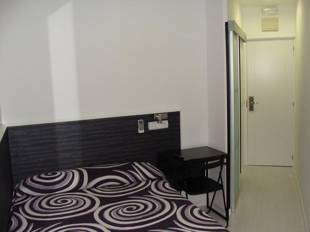Hostal Jq Madrid 1 Dış mekan fotoğraf
