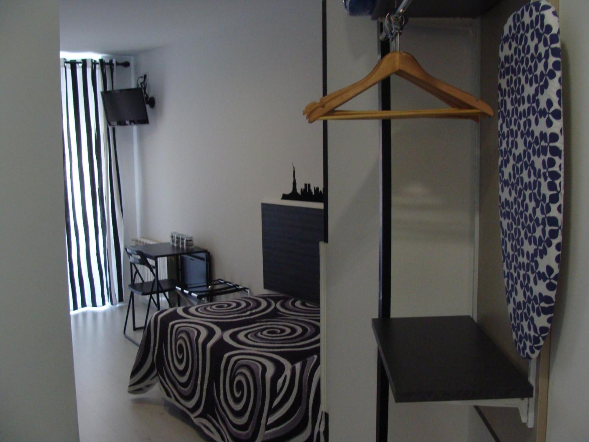 Hostal Jq Madrid 1 Dış mekan fotoğraf