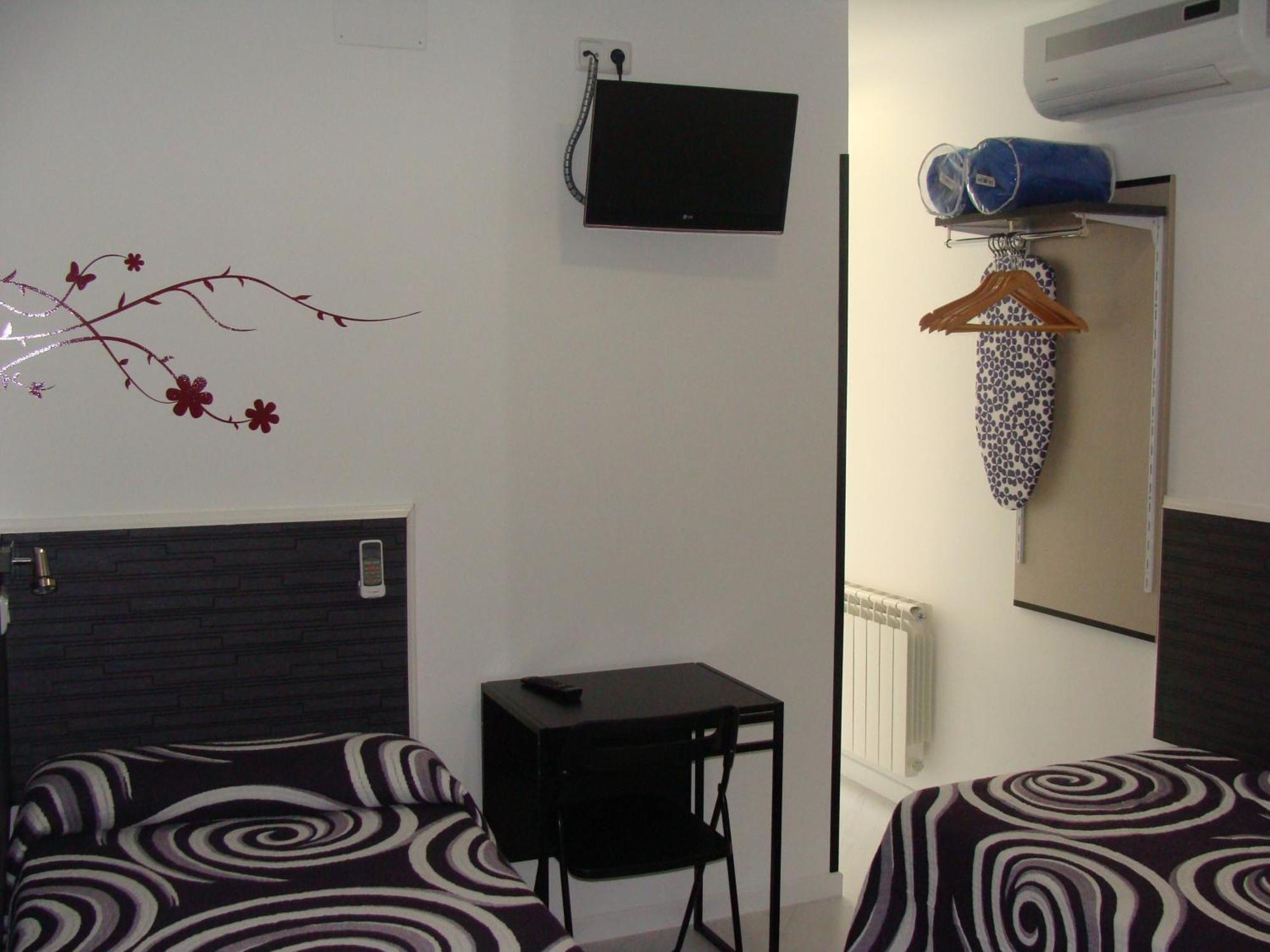 Hostal Jq Madrid 1 Dış mekan fotoğraf