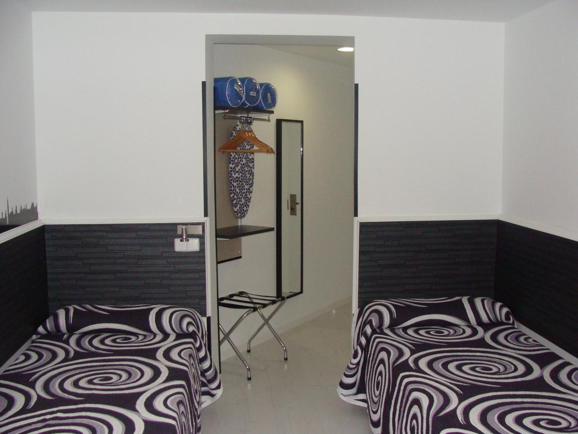 Hostal Jq Madrid 1 Dış mekan fotoğraf