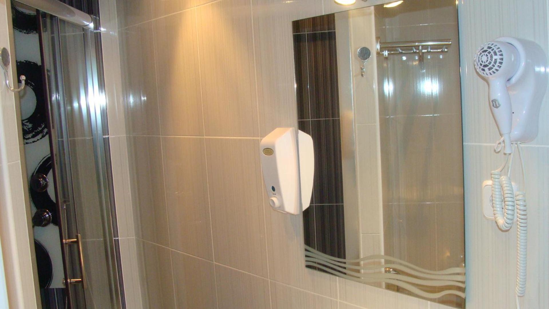 Hostal Jq Madrid 1 Dış mekan fotoğraf