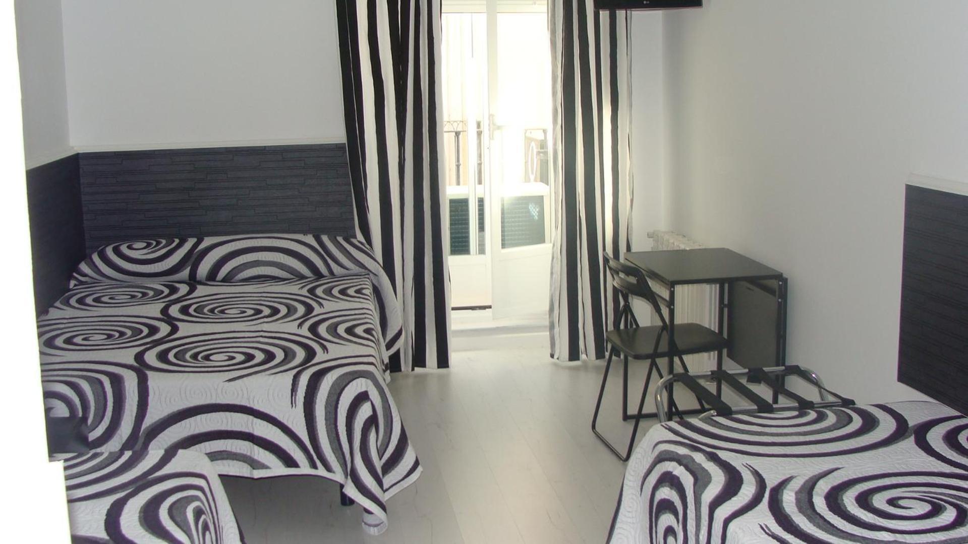 Hostal Jq Madrid 1 Dış mekan fotoğraf