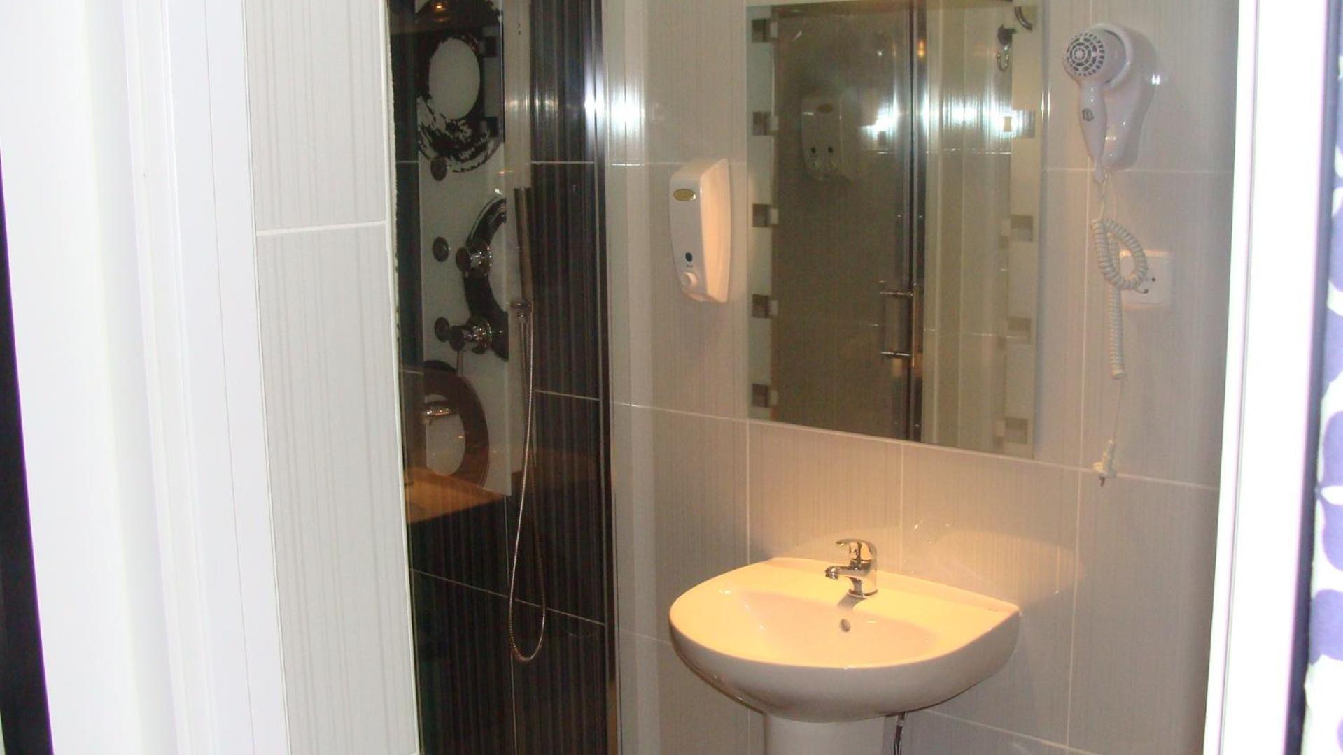 Hostal Jq Madrid 1 Dış mekan fotoğraf
