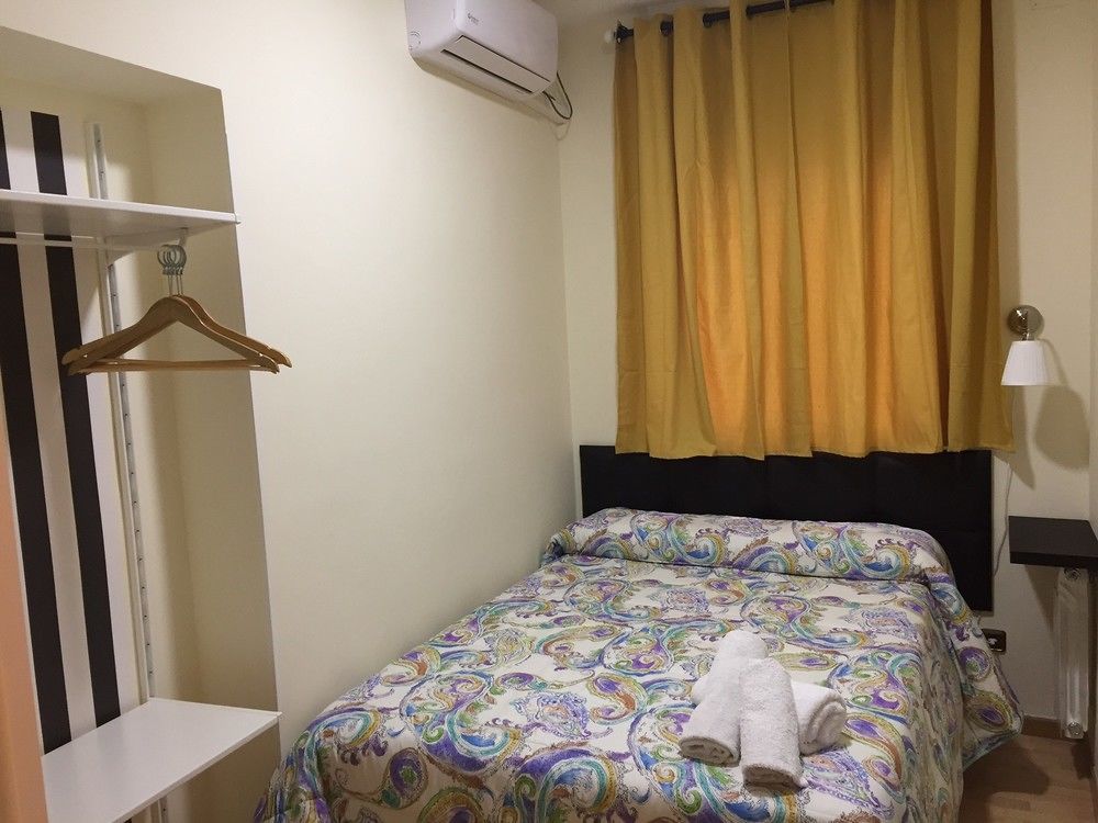 Hostal Jq Madrid 1 Dış mekan fotoğraf