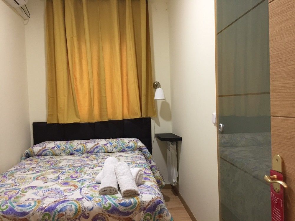 Hostal Jq Madrid 1 Dış mekan fotoğraf