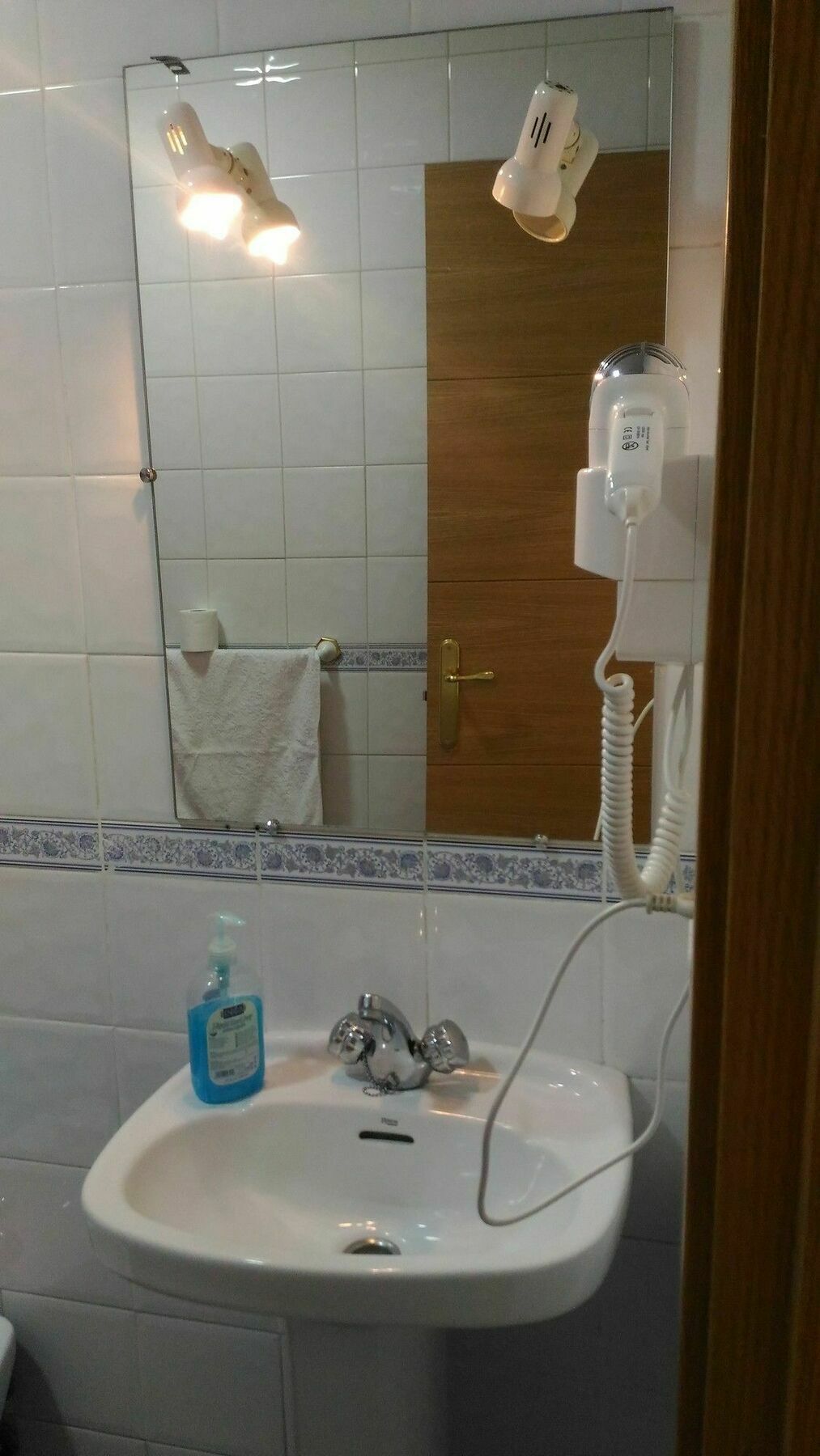 Hostal Jq Madrid 1 Dış mekan fotoğraf
